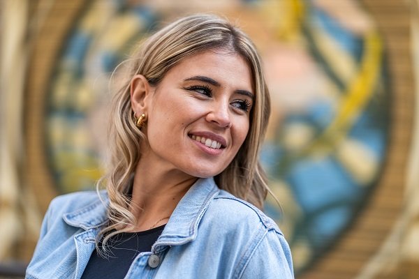 Фото девушки с мелированием